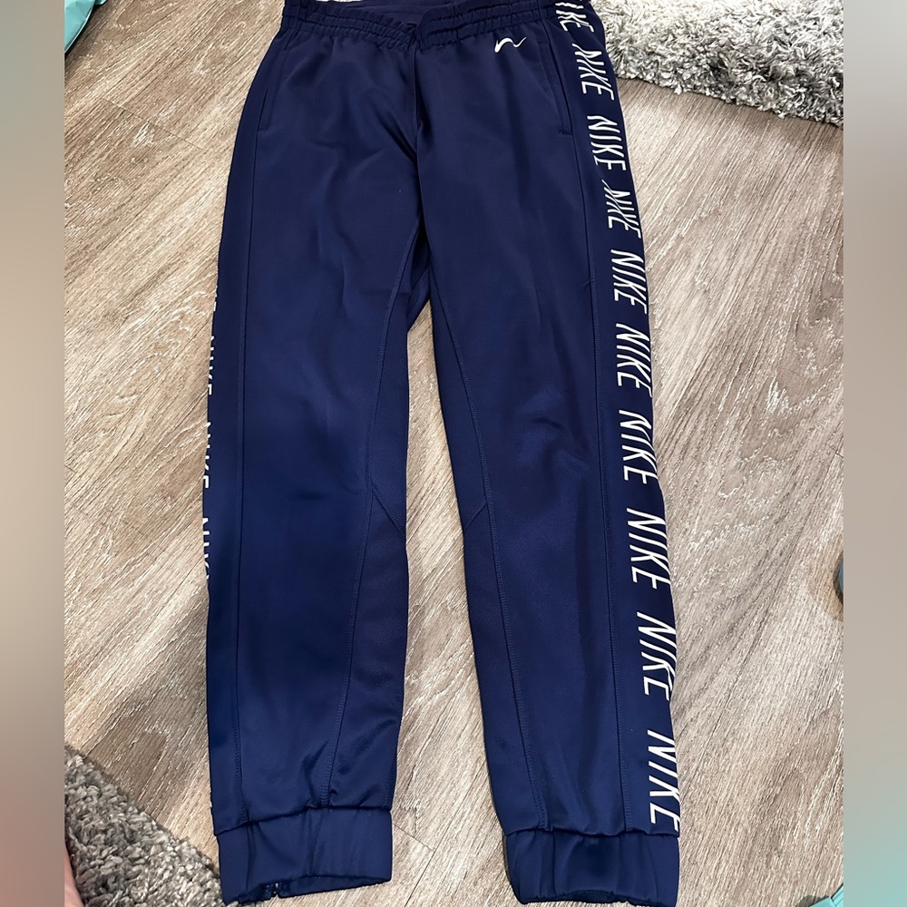 Men’s medium Nike pants lot #10